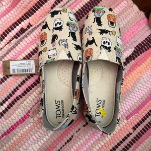 TOMS Natural Halloween Cats Slip-Ons